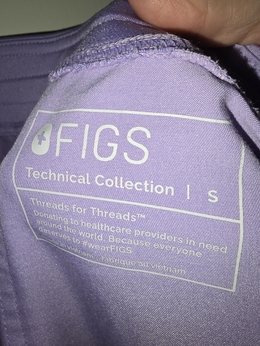 Figs LIKE NEW Lavender Scrubs Set with V-Neck Top - Size SMALL - Picture 7 of 7